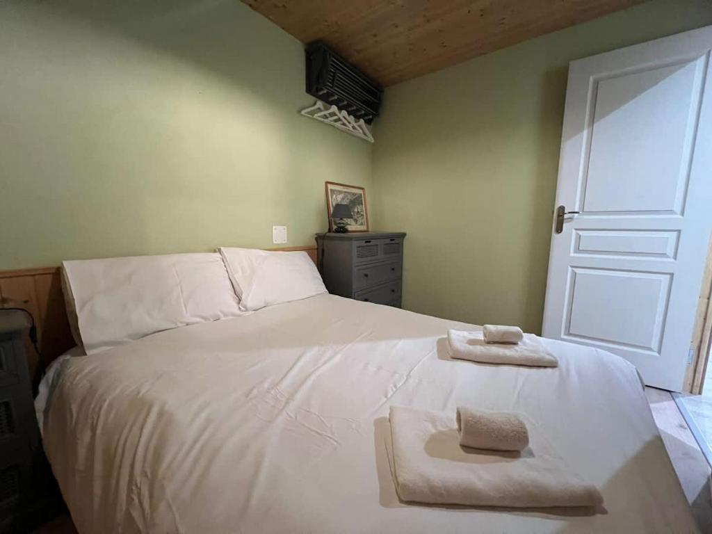 2 Bed Apt Easy access to Les Gets 2 Bathrooms - 3