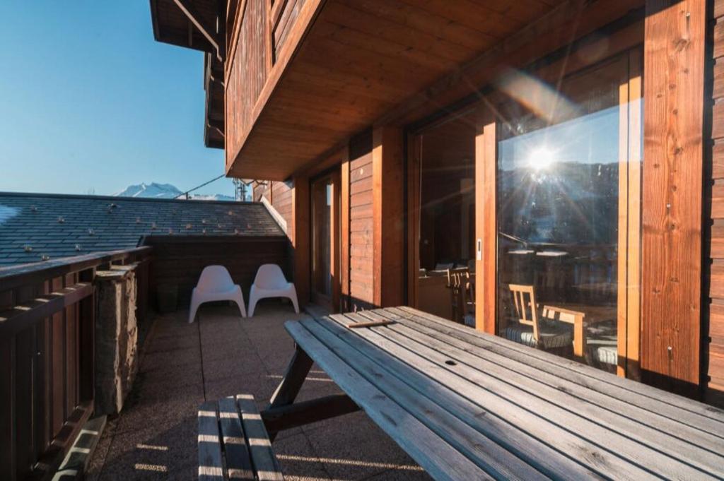 On Ski Bus Route - Spacious - Sleeps 8 - 4