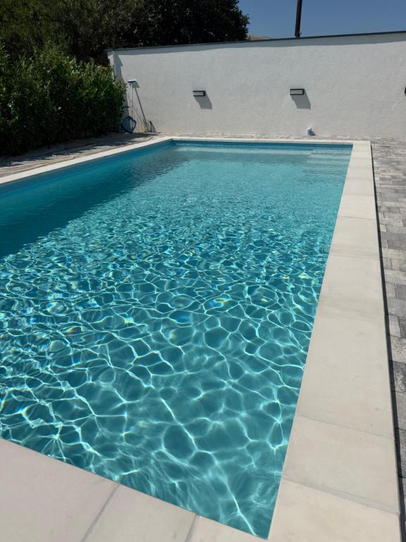 Elaan Pool Residence - 5