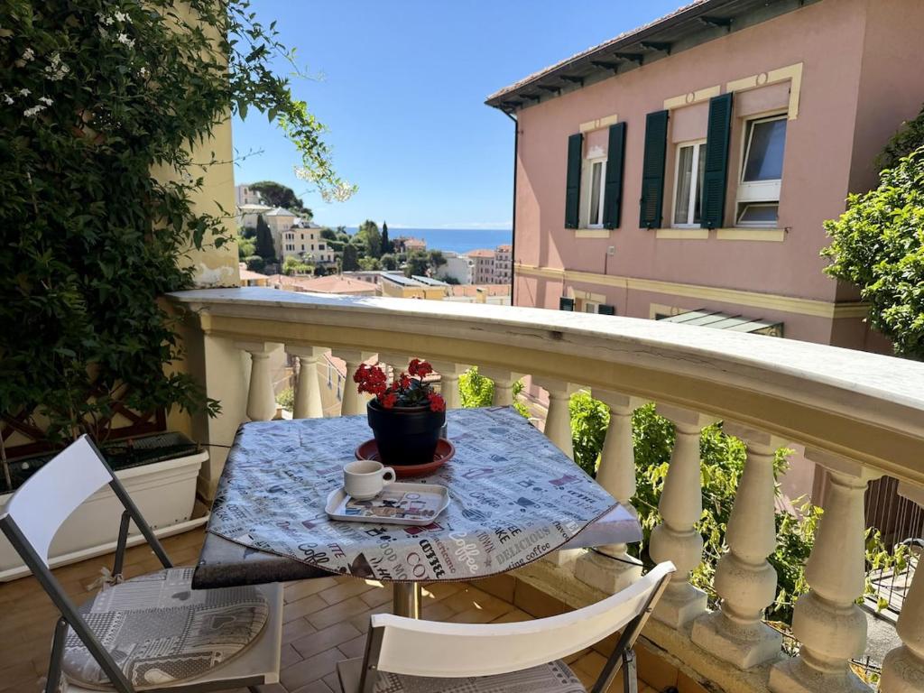 HOST4U - Honey's Home with Balcony and Garden in Imperia City Center - 5