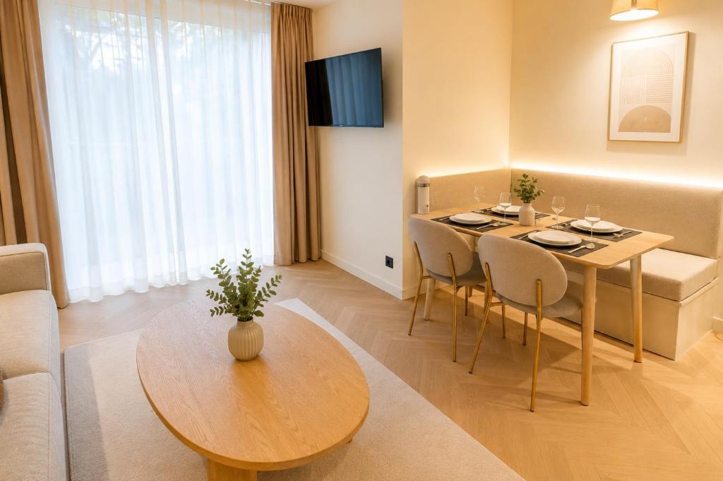 Basfroi Cosy Apartment 1 - 4