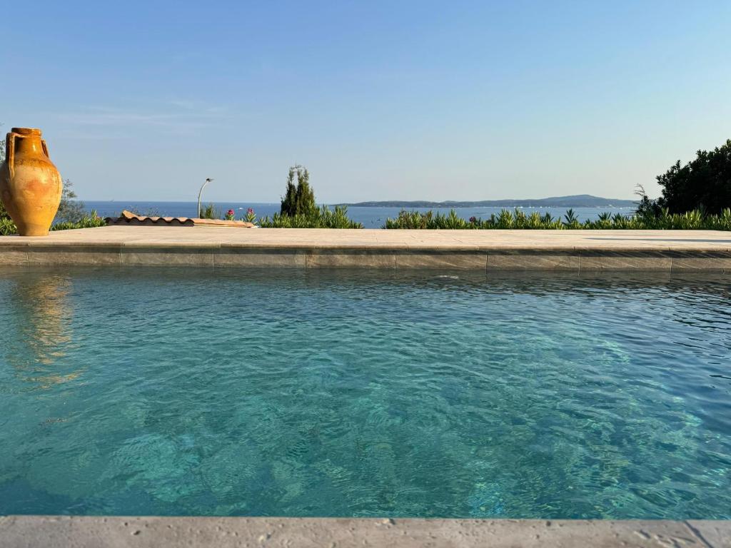 Familienfreundliche Villa Vistaero mit atemberaubenden Meerblick by Riviera Homelife Management - 4