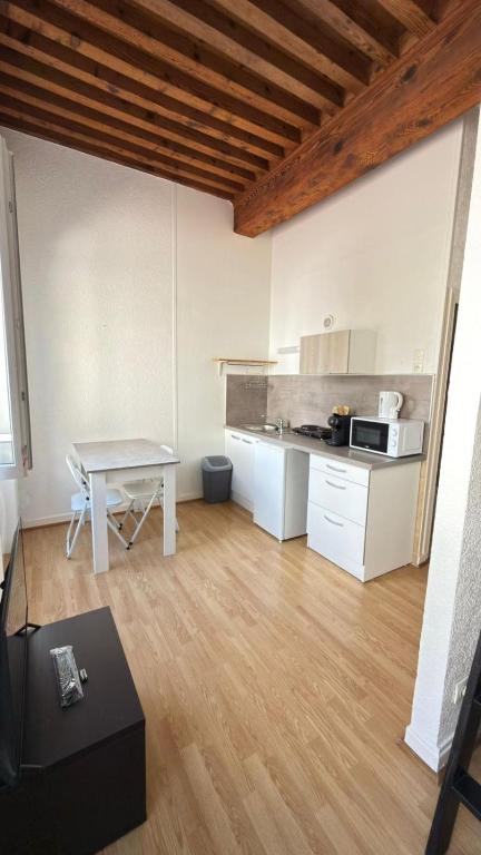 Séjour lyonnais idéal dans un studio cosy à Valmy - 4