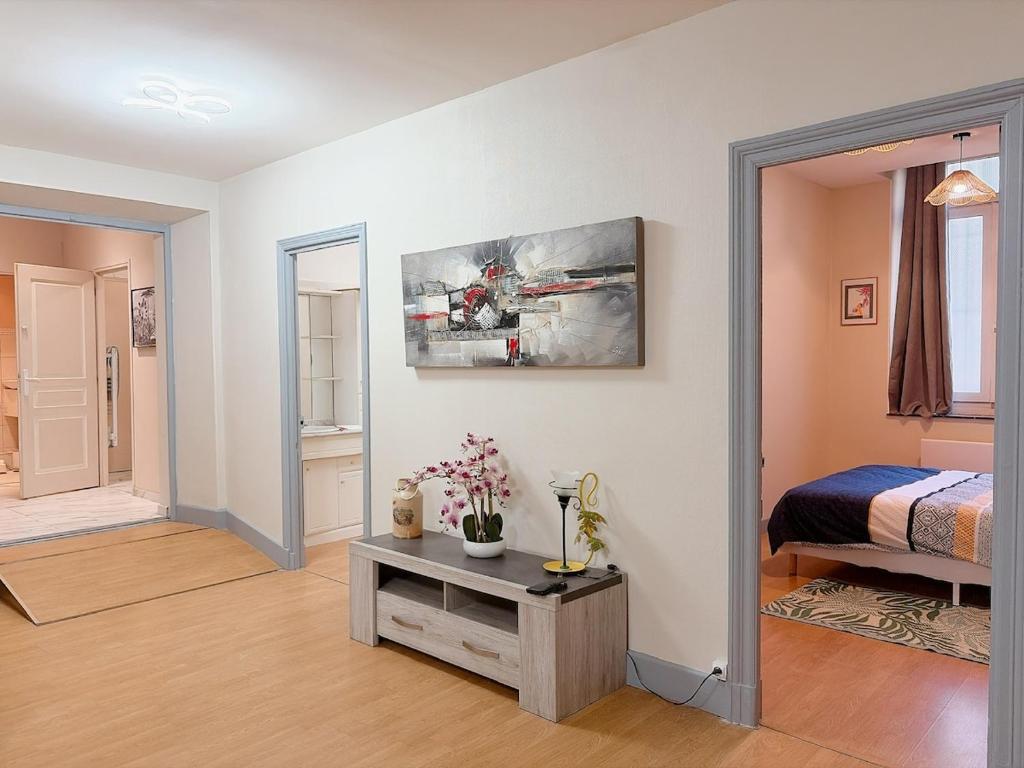 Cozy apartment, gym, heart of Cité - 4