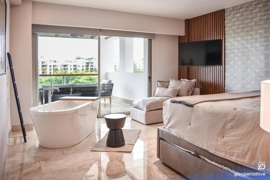 Deluxe 2B Marine View with Private Beach - 1