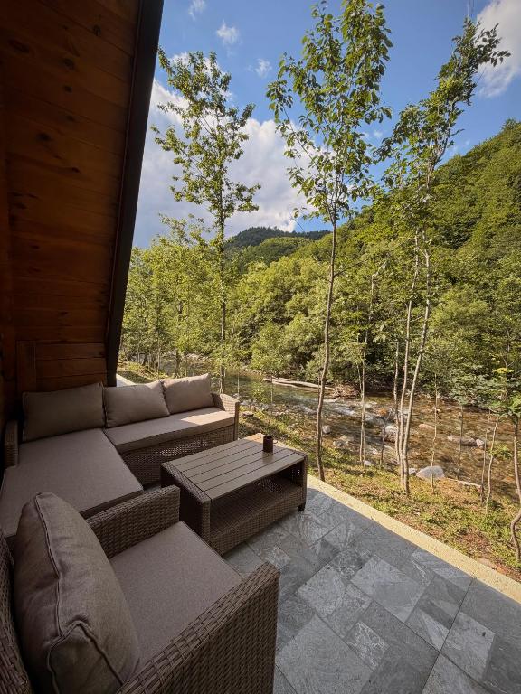 Riverwood Luxury Cabins - 3