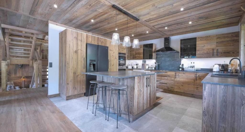 Exceptional Chalet with Pool A C 10P – Megève - 5