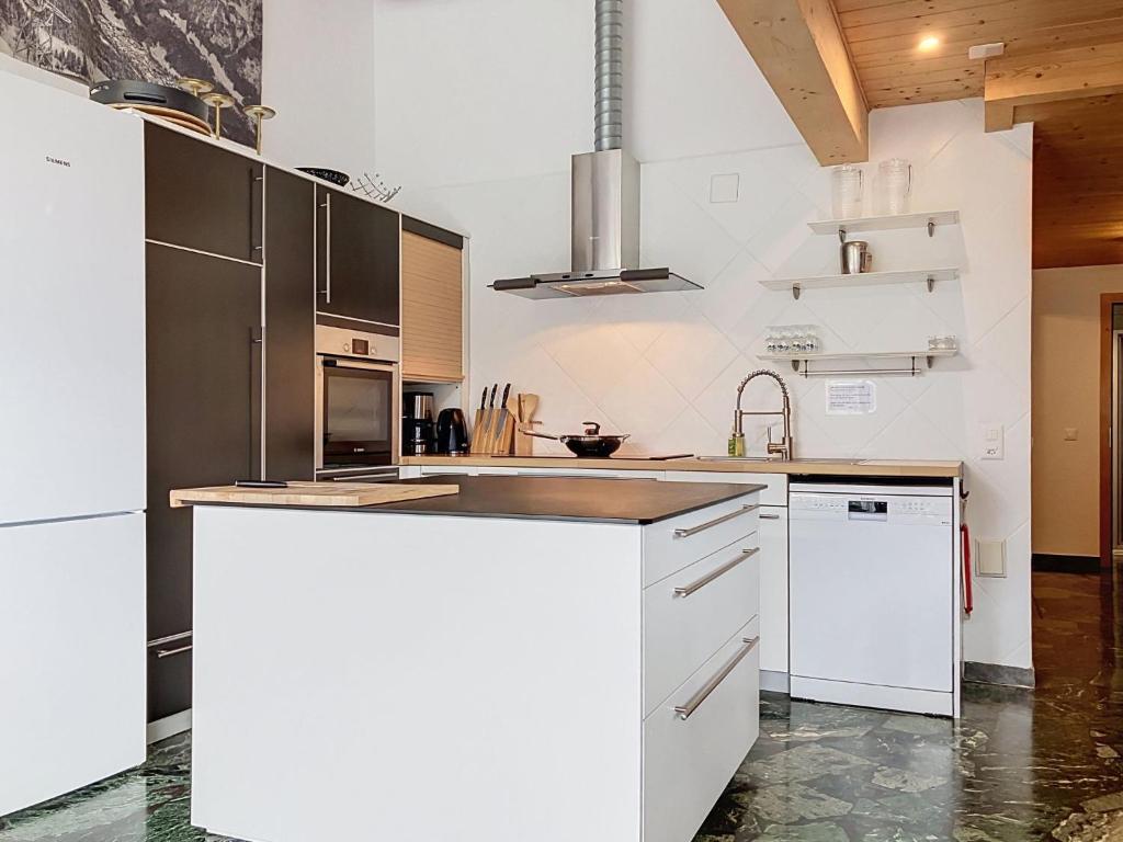 Apartment Les Cimes by Interhome - 3
