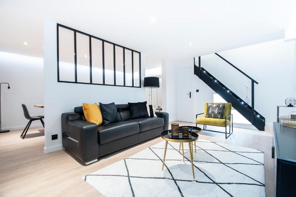 Relax in a Townhouse in Paris l 16th District - 1