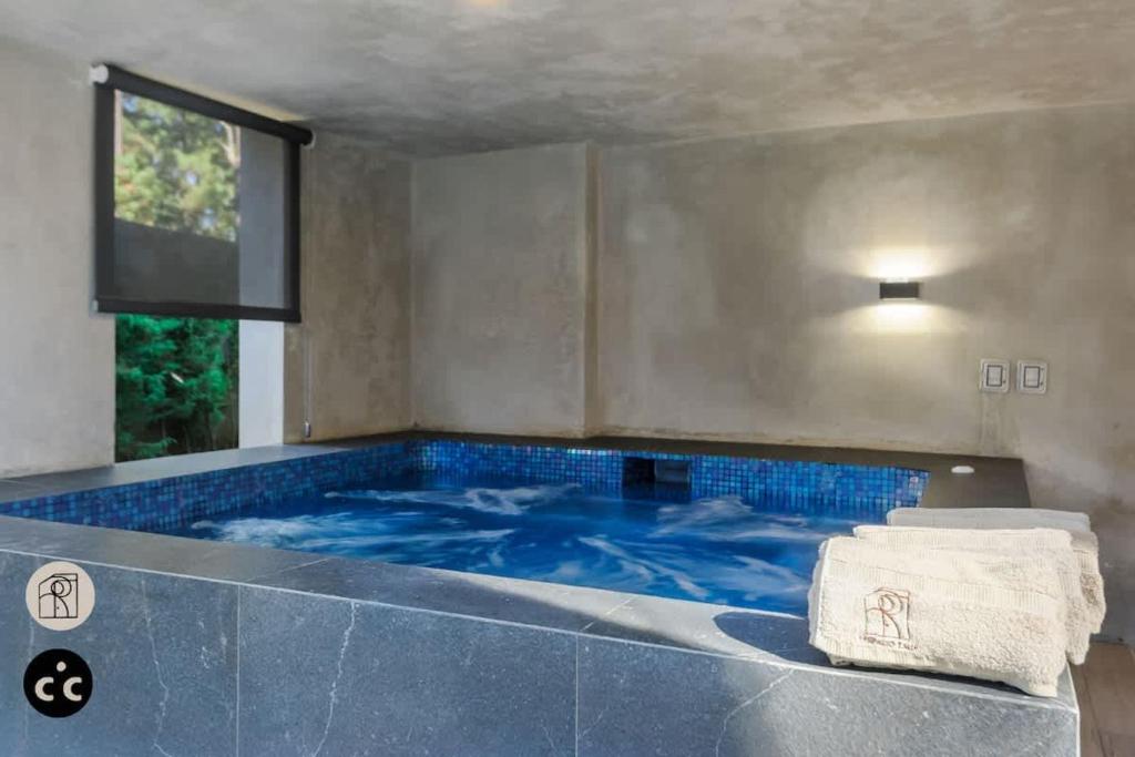Tranquila Casa en el Bosque con Jacuzzi y Asador - 1