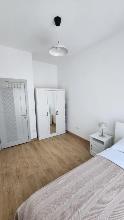 Luxury Sea View 2BR Apartment Modern Pool - 2