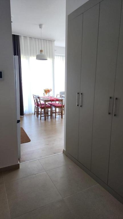 Luxury Sea View 2BR Apartment Modern Pool - 5