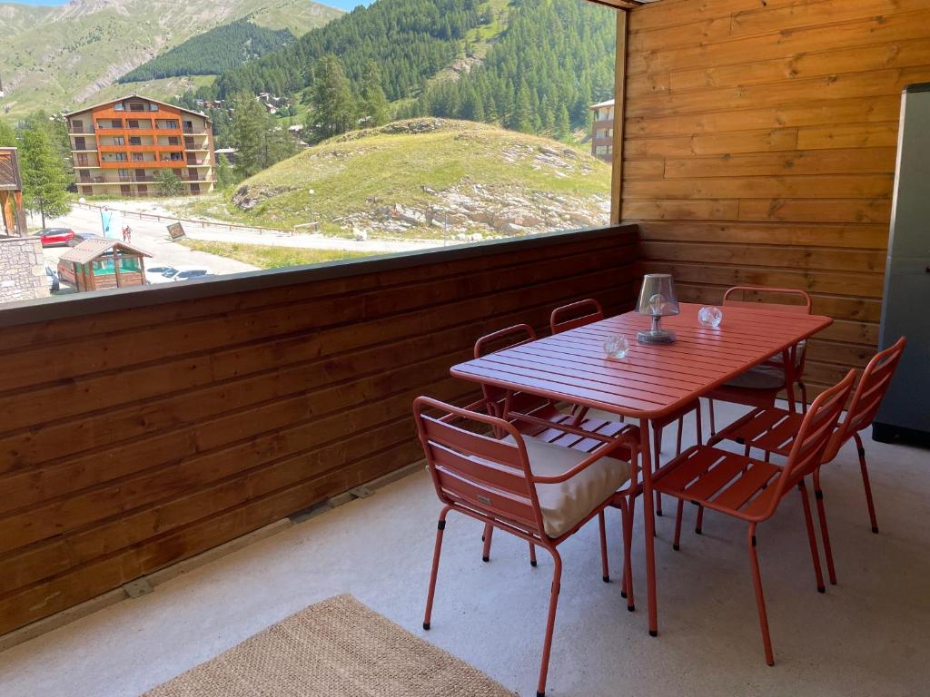 Cozy apartment with direct access to slopes, parking, large terrace, pool and hammam - 3