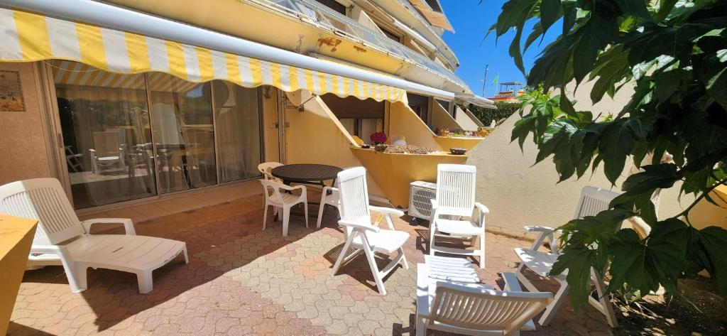 308 Héliopolis C studio 2 4 Pers très grande terrasse à 2 pas de la plage - 1