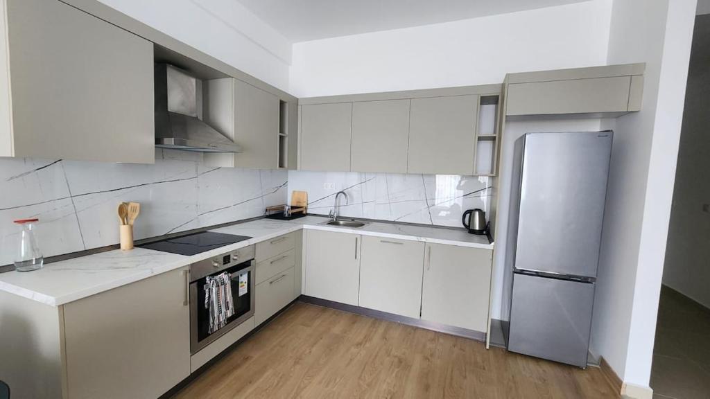 Luxury 2BR Residence Pool Parking Bar - 2