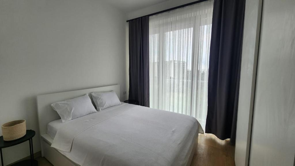 Luxury 2BR Residence Pool Parking Bar - 4