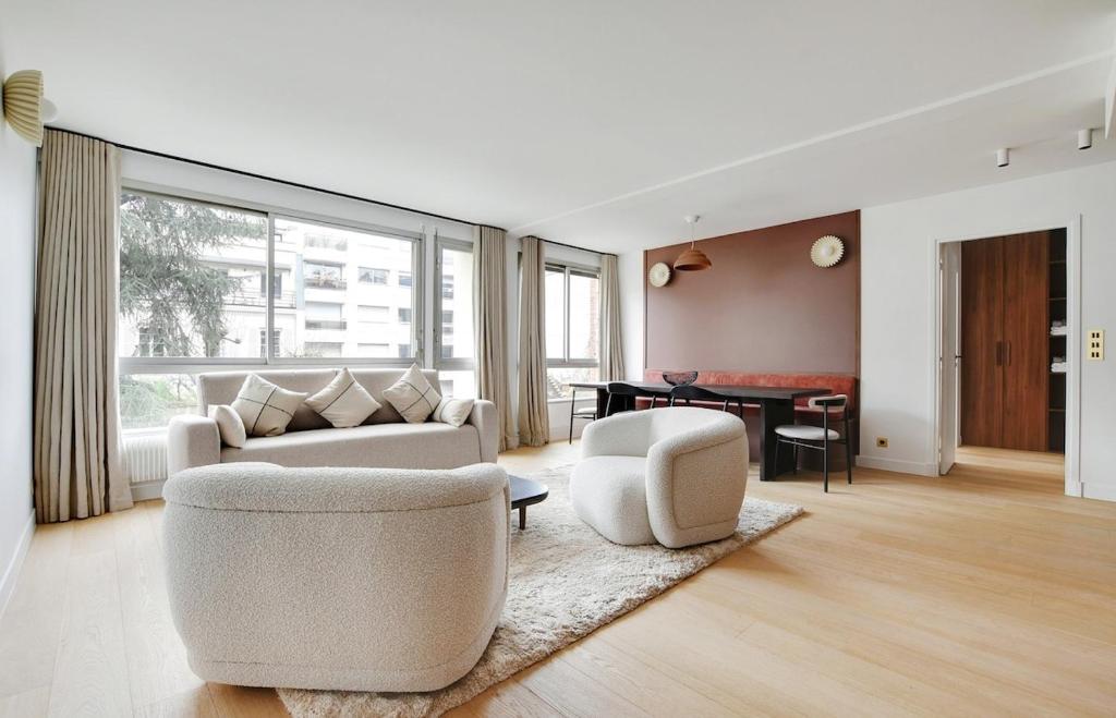 An Oustanding 3BR 3BA in Trocadéro - 1