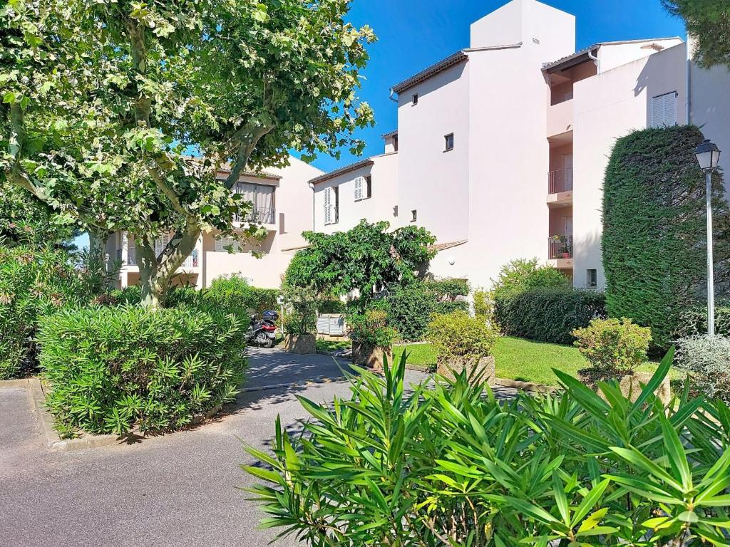 Apartment Le Luberon by Interhome - 2