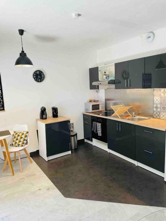 Studio serein avec balcon et piscine - 5