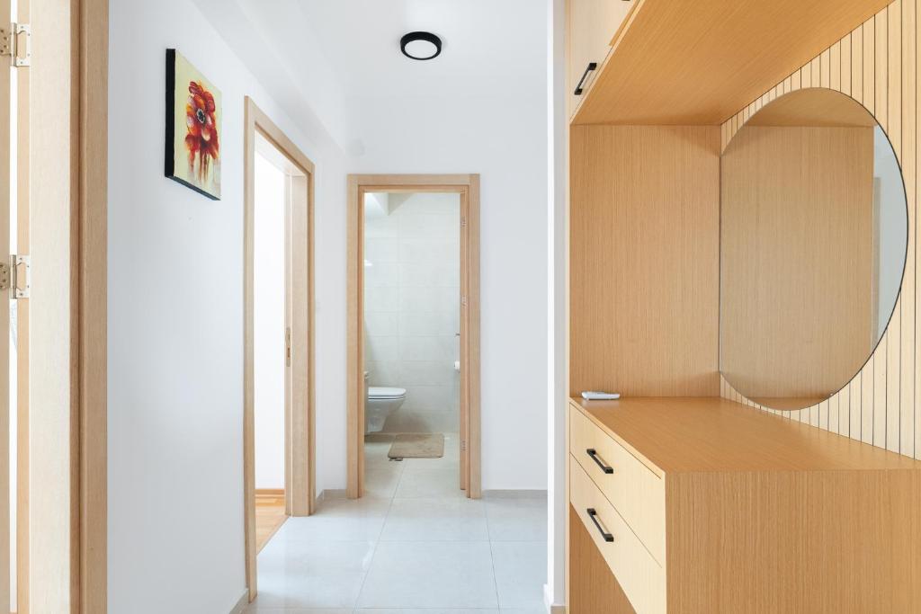 Refined 1bd apartment with an outdoor pool - 2