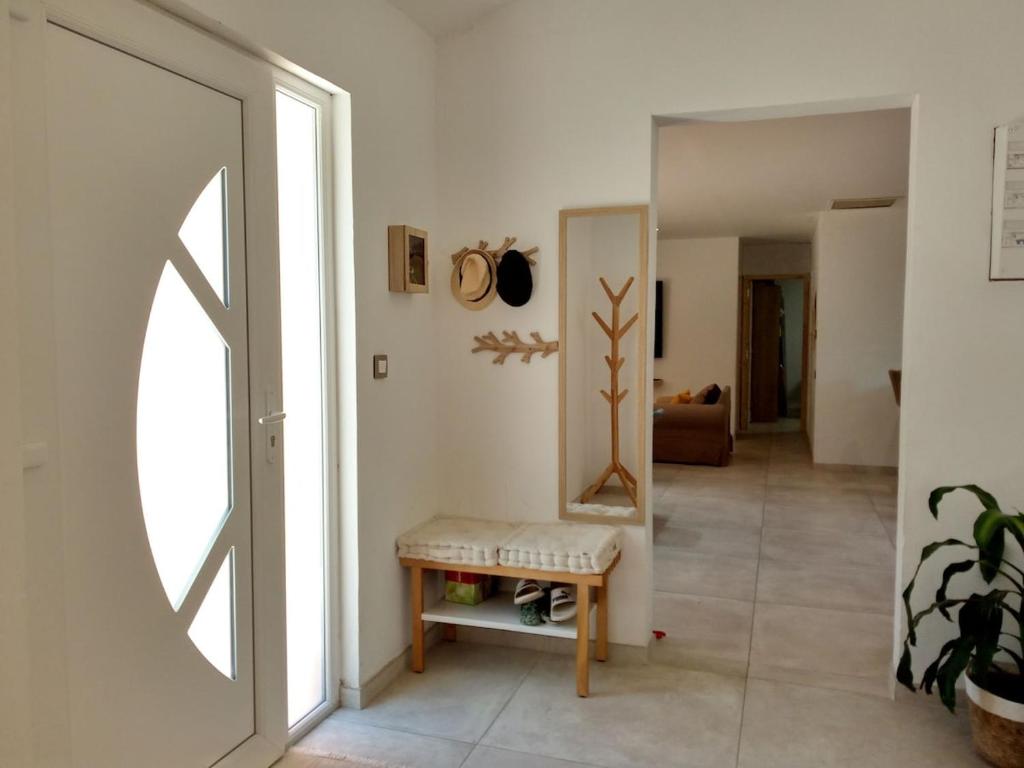 villa, private pool, countryside setting, beaches 5 min away - 4