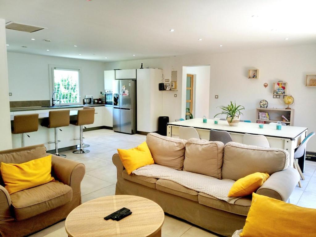 villa, private pool, countryside setting, beaches 5 min away - 5