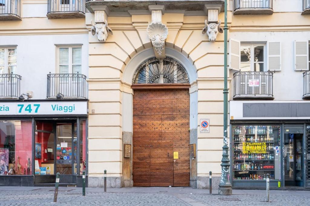 -Centro-Piazza Castello- Luxury Suite for 4 with Wi-Fi - 4