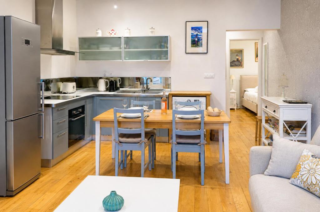 "Le Rossetti" by EnjoyNice, for foodies and art lovers in Old Nice, with air conditioning - 5