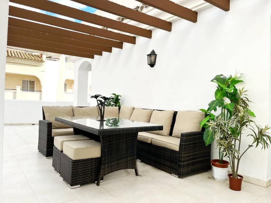 2 Bed Apartment Huge Terrace & Pool - 3