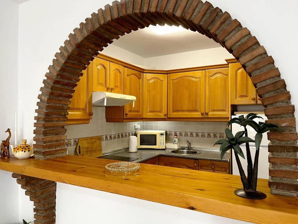 2 Bed Apartment Huge Terrace & Pool - 5