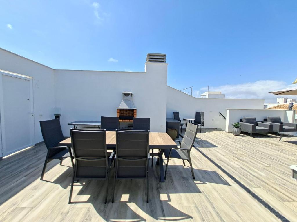 Penthouse-Pool-Jacuzzi-Gym-Sauna- Beach PMT41 - 3