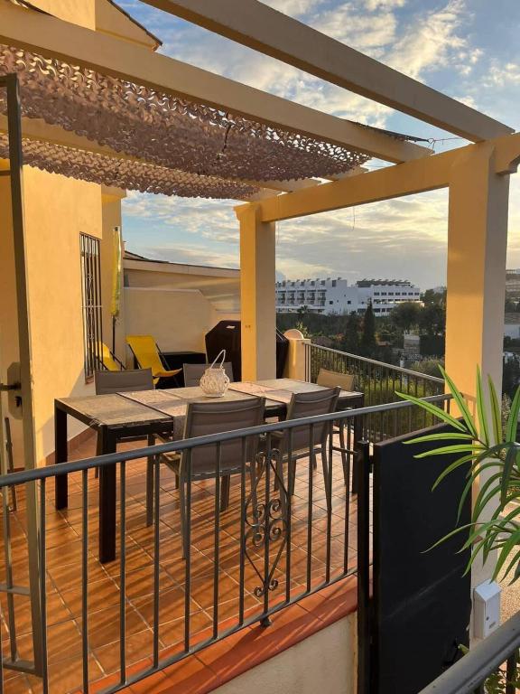 Beach Townhouse Pool Terraces & Workspace - 3