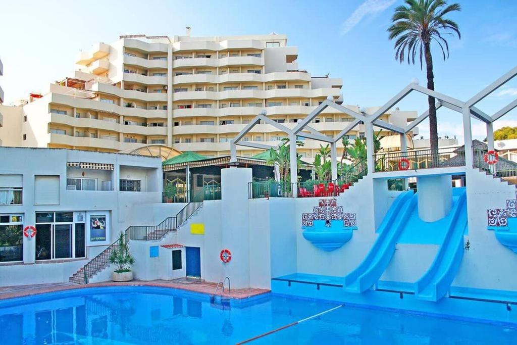 Rare 2BR Benal Beach Heated Pool & Slides - 4