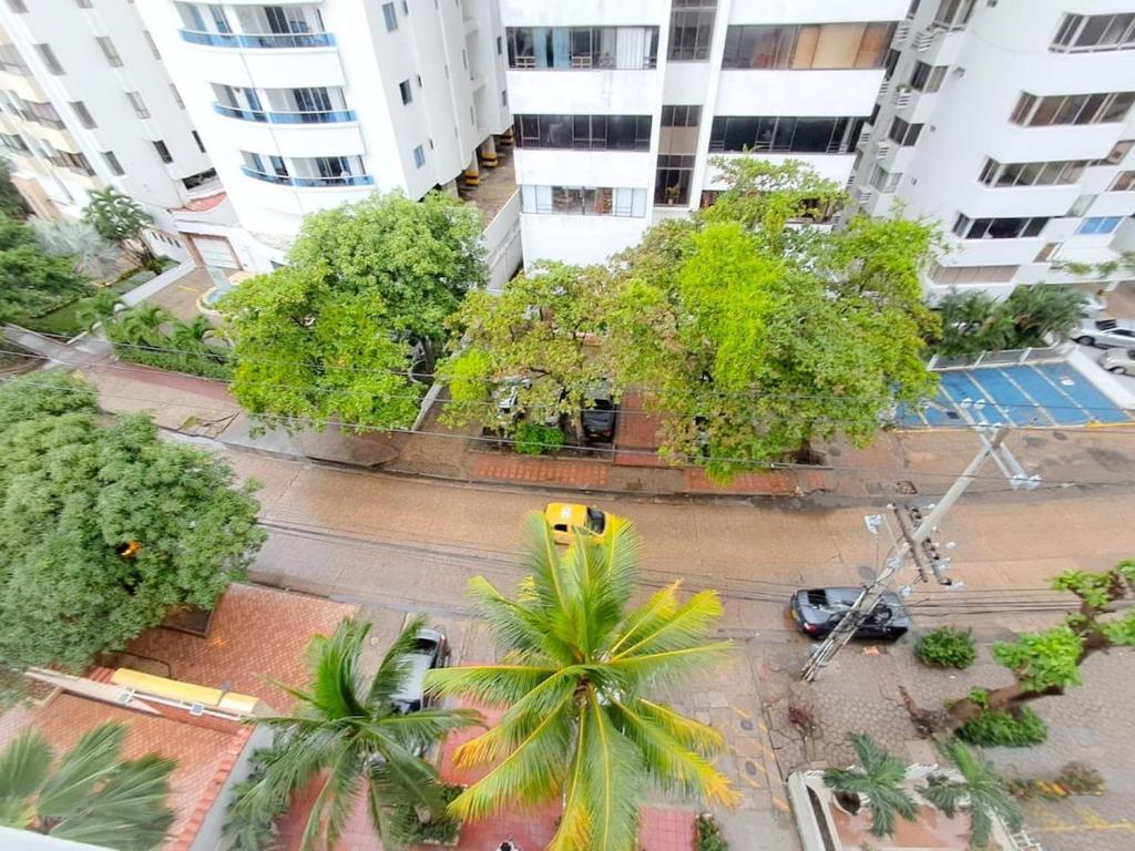 Family Oceanside Pool & Private Beach Access 3 BDRM Apartment - 3