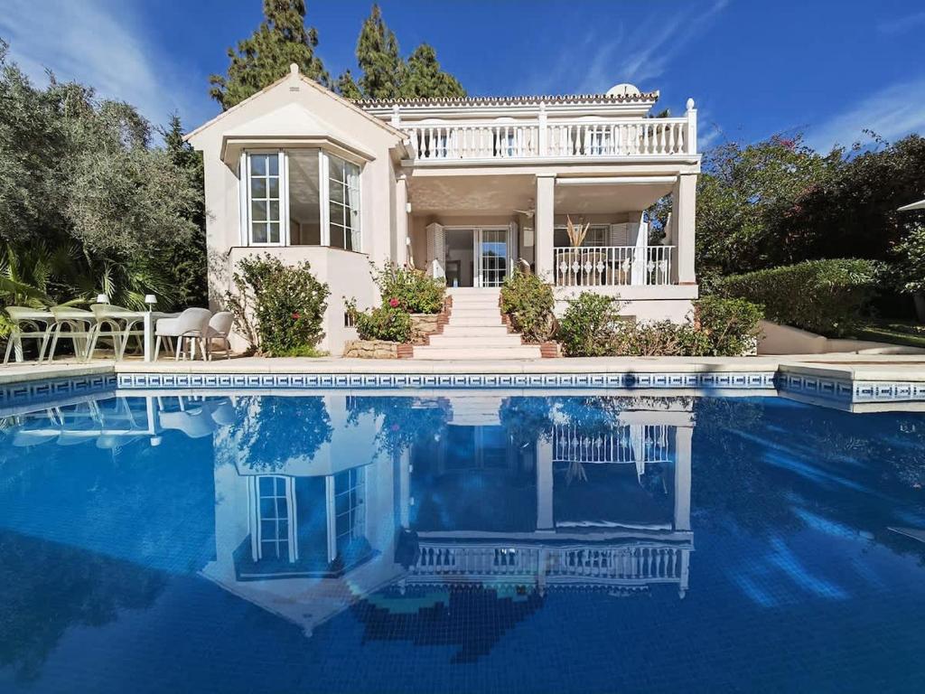 Large Calahonda Villa Pool Hot Tub & Garden - 1