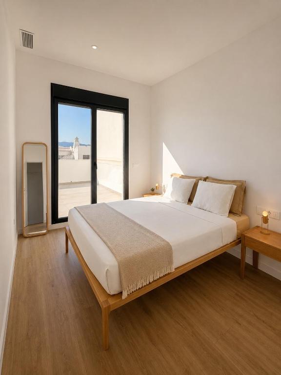 Apartamentos con piscina, terraza y parking - 2