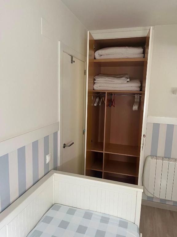 Bajo con terraza privada con acceso directo a la piscina - 5