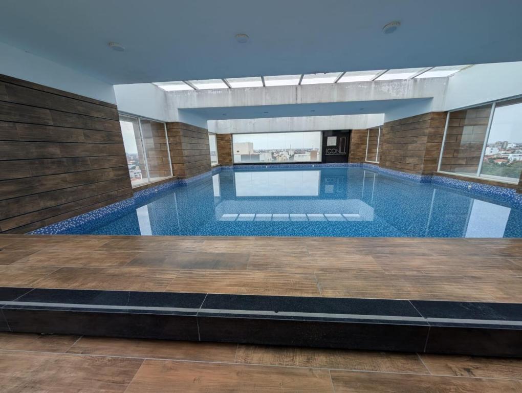 Bright, Modern & Spacious 1 Bedroom Apartment - 3
