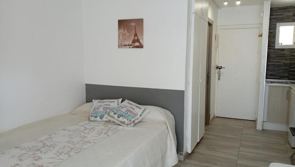 Cozy studio with pool and sea views - 2