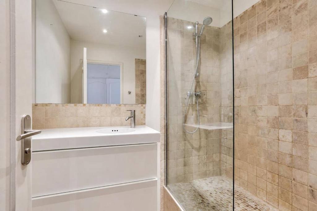 Spacieux 2 chambres et balcon - 4 personnes - 3