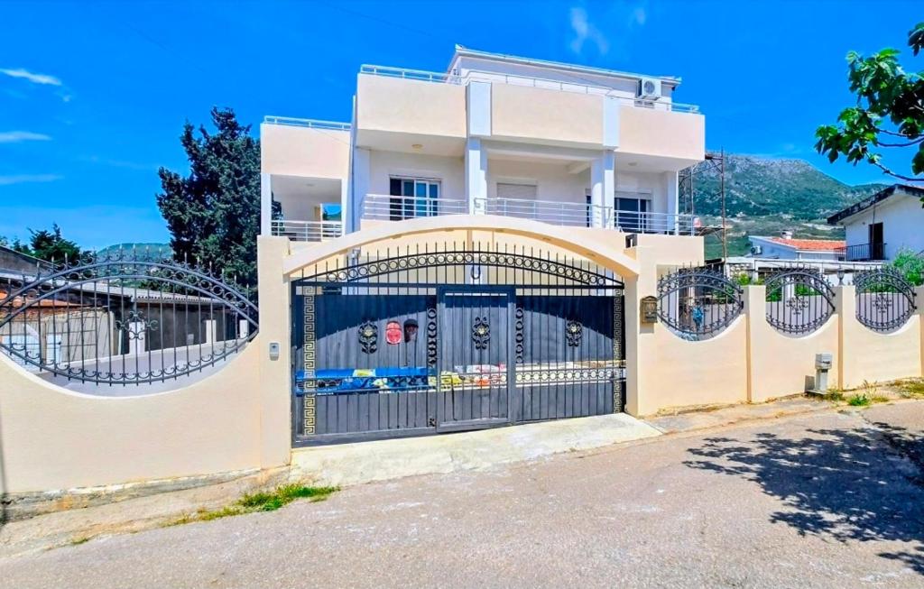 Villa Imperial - 1