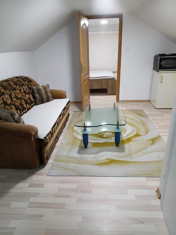 Lake View Apartments - 4