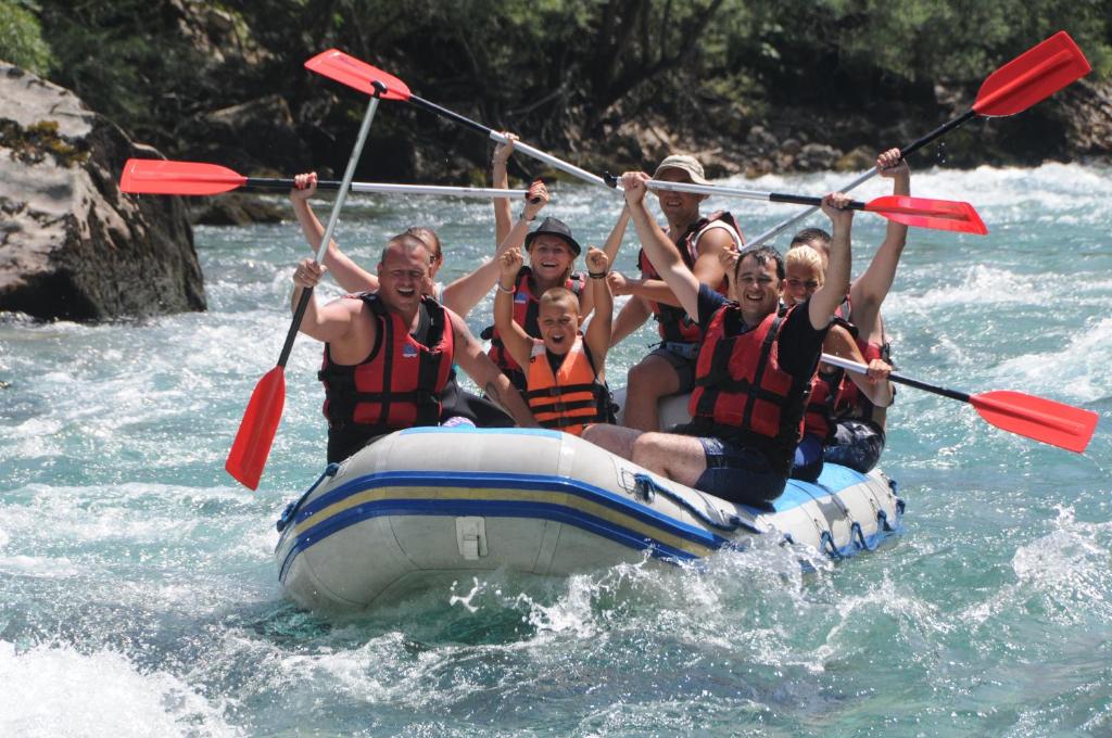 Rafting Camp Tara 87 — Hotel in Hum