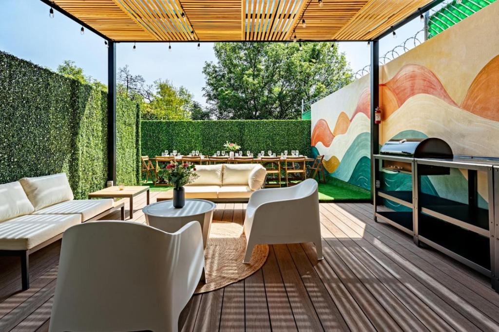 Spacious Condesa Stay, Rooftop Dining, BBQ - 1