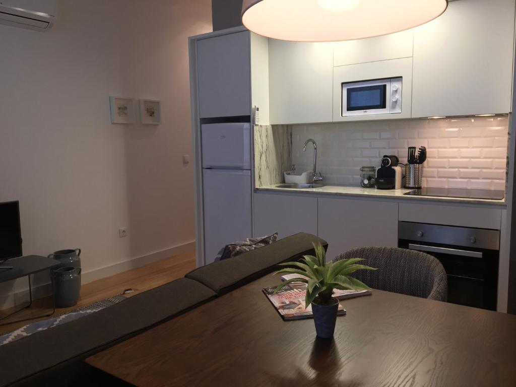 Kitchen, MSC Flats - Comercio do Porto in Porto