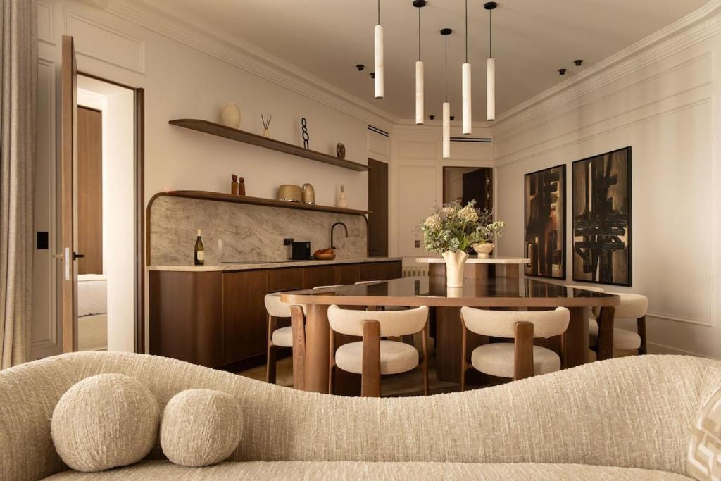Luxury AC flat - 3