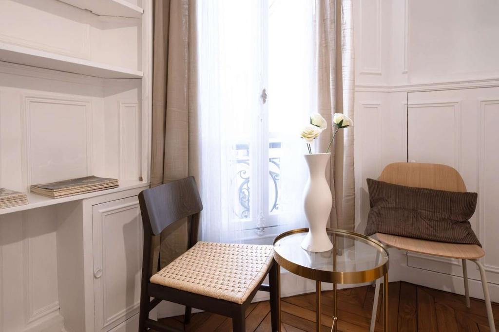 Golden Triangle 3BR - 2