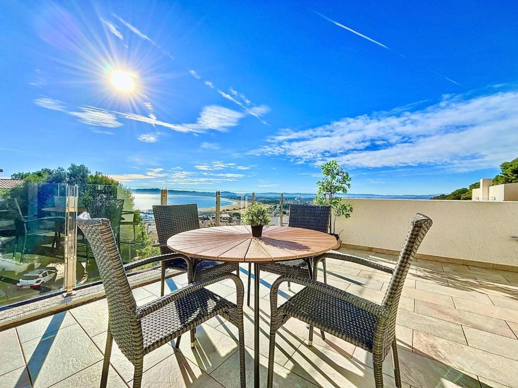 Villa with view & private pool - 2