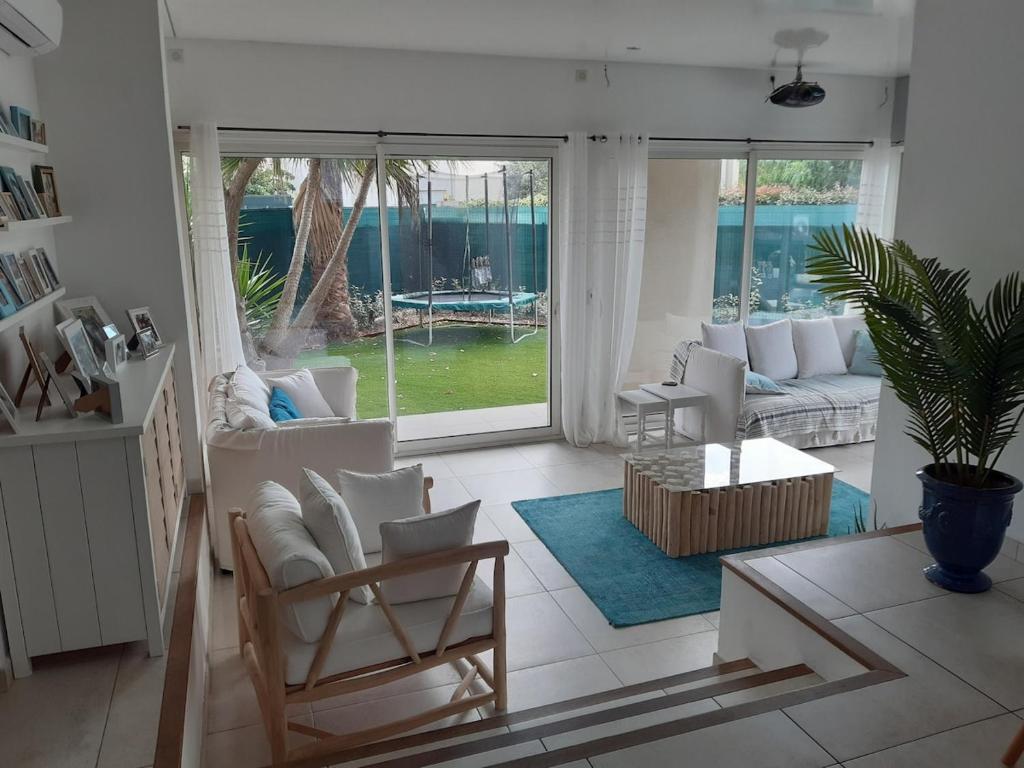 VILLA JAMERO, Bord de Mer, Piscine Chauffée, Balnéo, Climatisation,, Parking Privé - 4