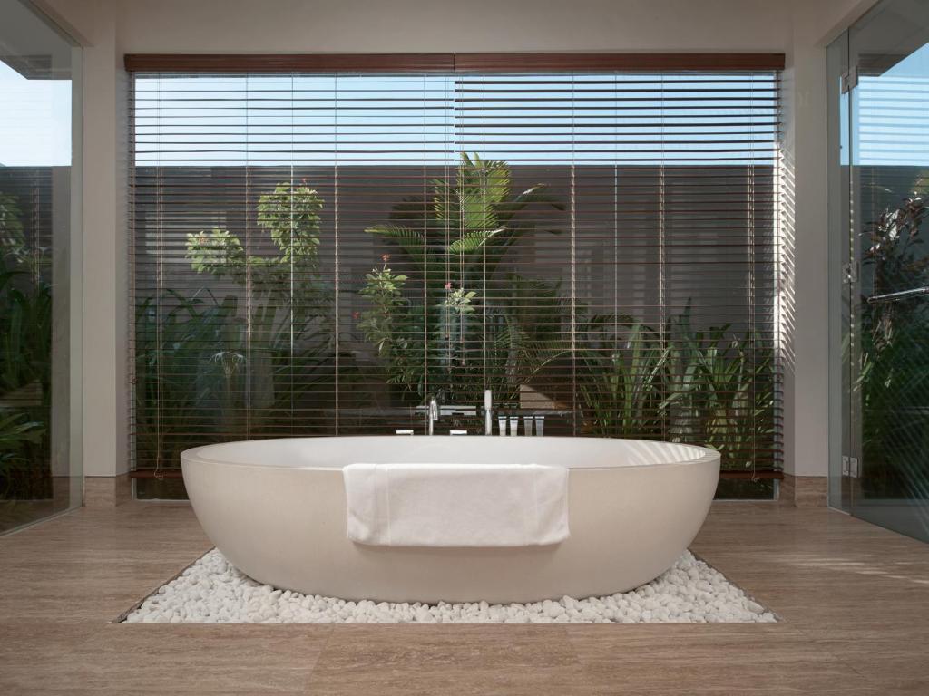 1. 풀먼 다낭 비치..